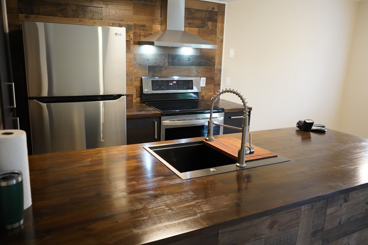 Primary Photo - 2228 E Campbell Ave