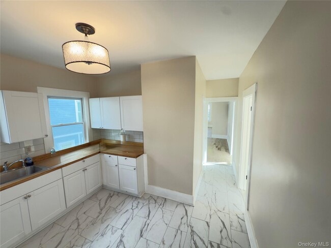 Building Photo - 89 S Cherry St