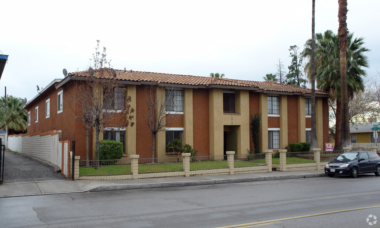 Primary Photo - 1515 N Sierra Way
