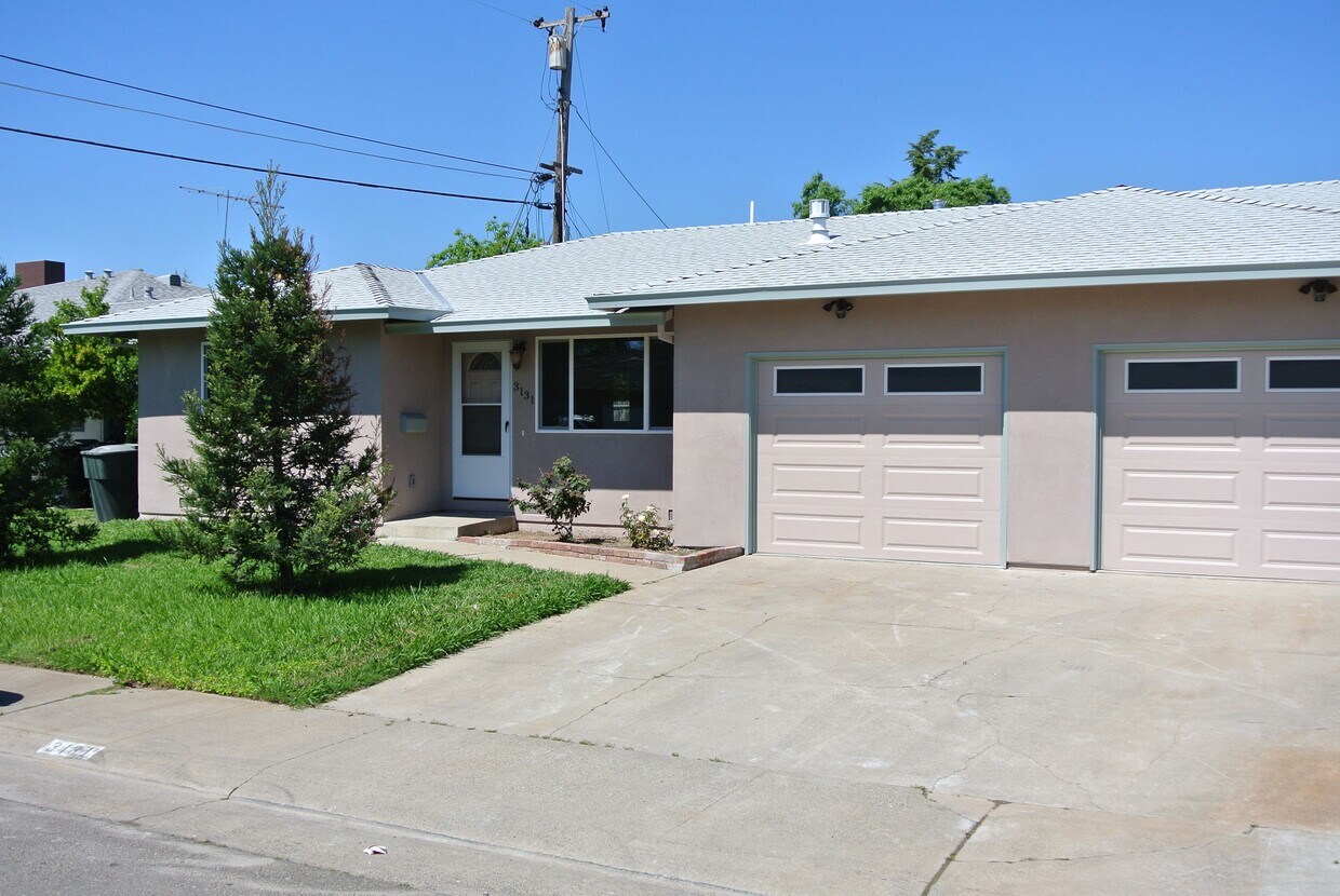 Primary Photo - 3131 Cottage Park Ave