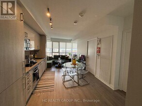 Building Photo - 77 Mutual St