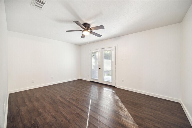 Foto del edificio - 100 W White Willow Cir