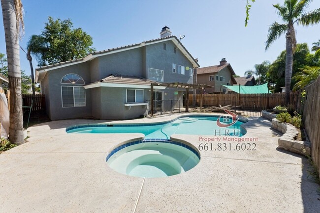 Building Photo - SW-4 bed/3 bath + pool house