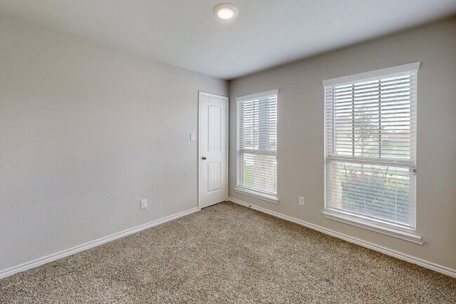 Foto del edificio - "Charming 3-Bed, 2-Bath Home in Bryan, TX!"