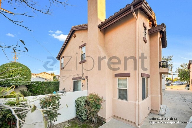 Foto del edificio - 443 Monrovista Ave