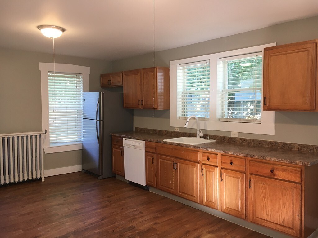 4143 Middlesex St, Chelmsford, MA 01863 Townhome Rentals in