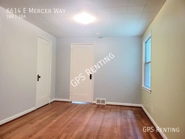 Foto del edificio - 1 bedroom 1 bath Cozy cottage