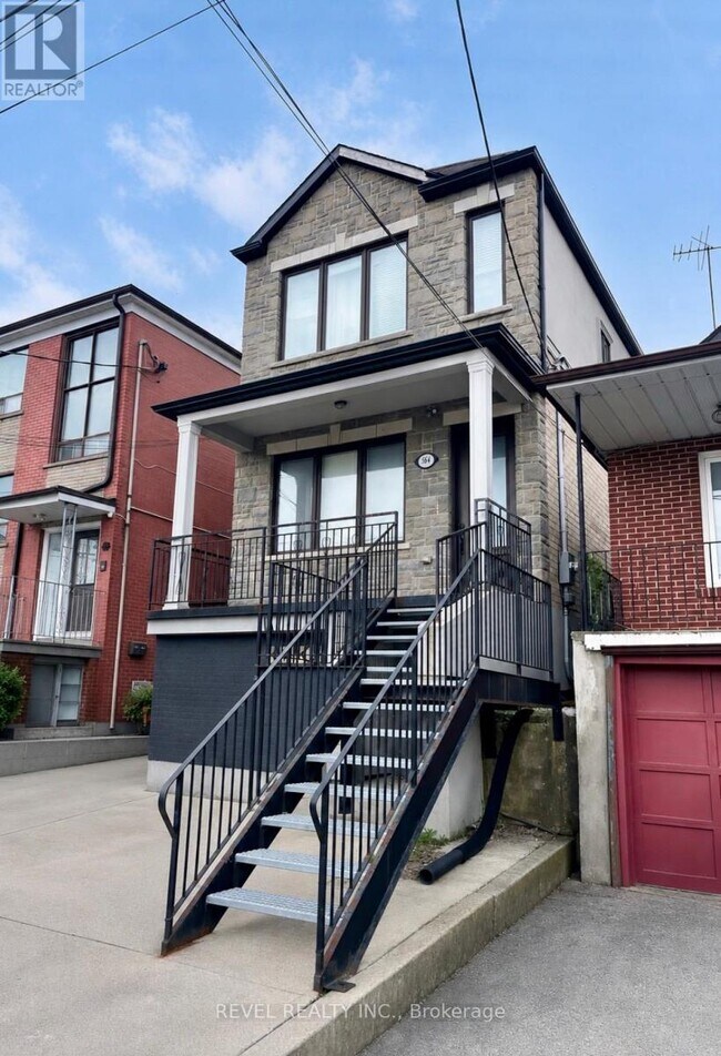 Building Photo - 564 Blackthorn Ave