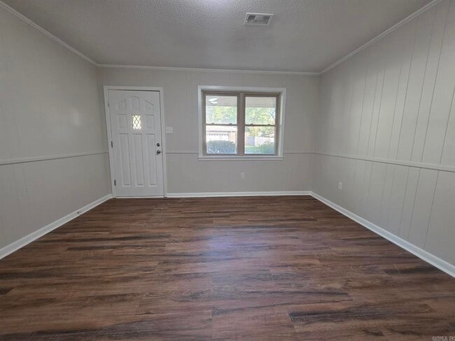 Building Photo - 3 Apache Dr