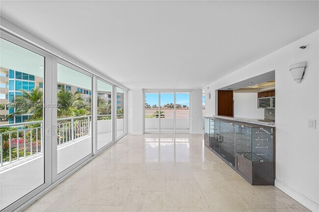 Foto del edificio - 400 South Pointe Dr