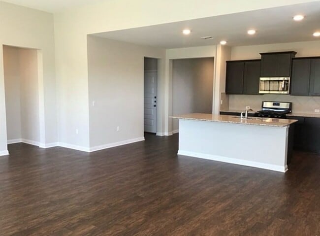 Foto del edificio - 6100 Gerard Dr