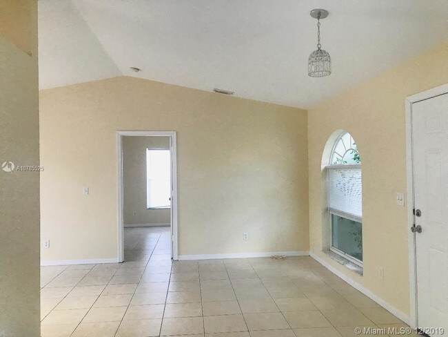 Building Photo - 1608 SE Chello Ln