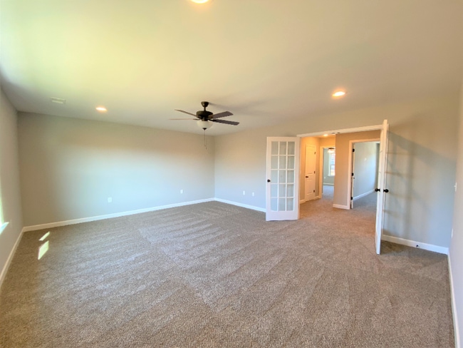 Building Photo - 902 Villa Cir