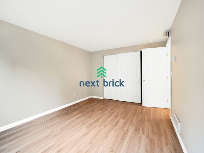 Foto del edificio - Spacious 2 Bed 1 Bath for Rent!