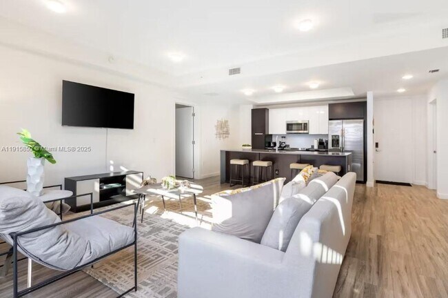 Foto del edificio - 2955 Bird Ave