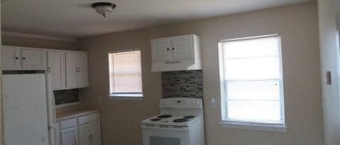 Building Photo - 104 Bybee Ct