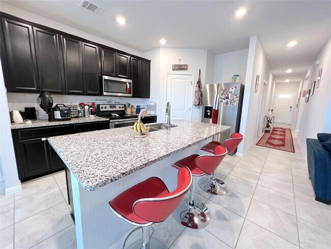 Building Photo - 502 Mossy Rock Dr
