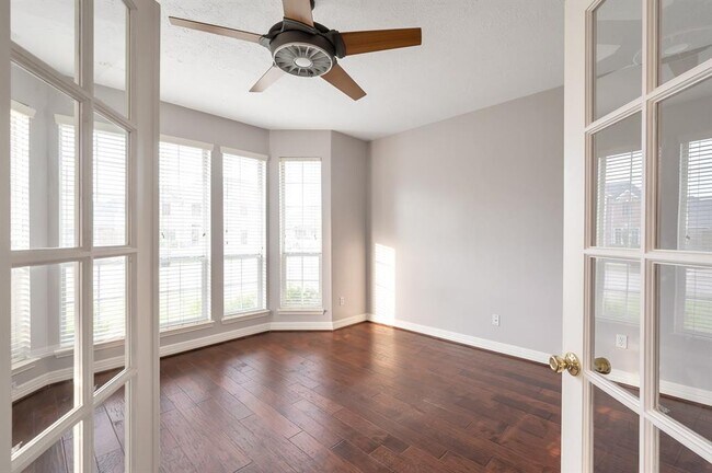 Foto del edificio - 3319 Viking Landing Ct