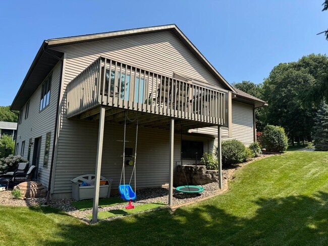 Foto del edificio - 209 E Larkspur Ln