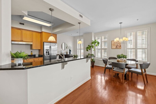 Foto del edificio - 4820 Old Main St