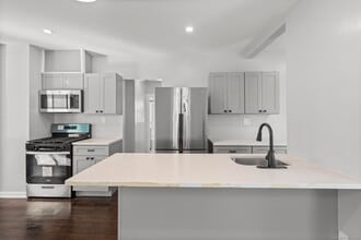 Building Photo - 230 Cooke St