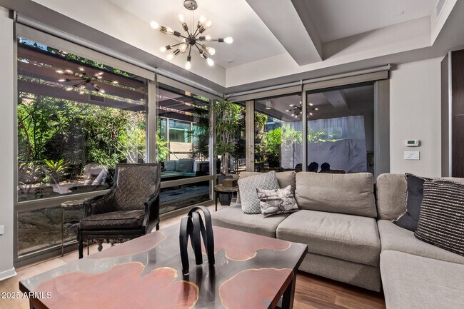 Foto del edificio - 7117 E Rancho Vista Dr