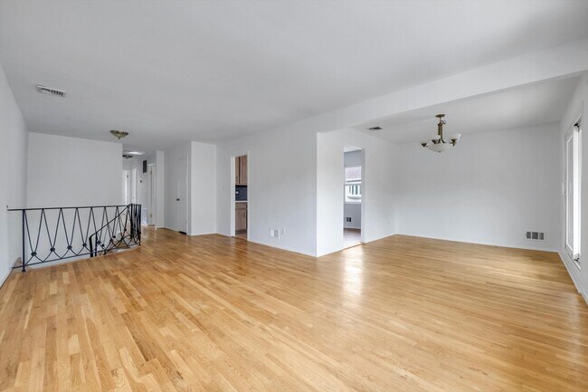 Foto del edificio - 21417 15th Ave