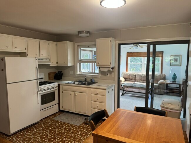 Kitchen to sunroom - 15 Lombardi Hts