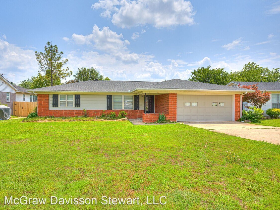Primary Photo - 3 br, 2 bath House - 821 W 22nd