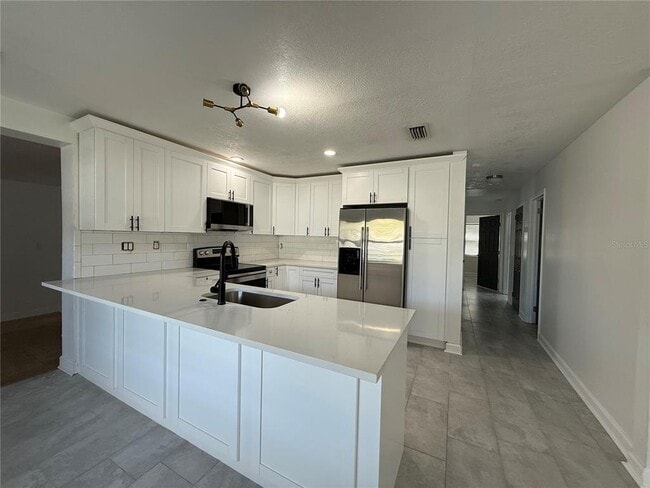 Foto del edificio - 4426 W Bay Ct Ave