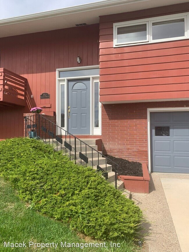 Building Photo - 3 br, 2 bath House - 153 Riverview Dr E