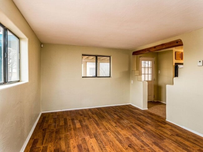 Building Photo - Charming two bedroom home