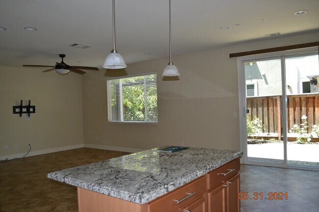 Building Photo - 40 Sturla Way