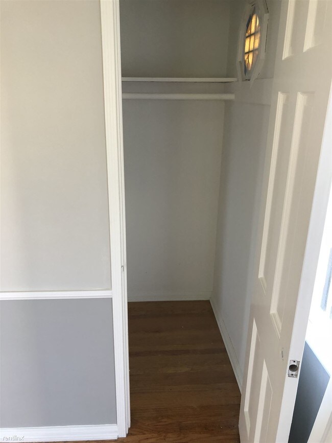 Foto del edificio - 1 br, 1 bath  - 5326 Loma Linda Ave Apt 5