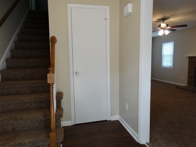 Foto del edificio - 2417 Snow Creek Lane