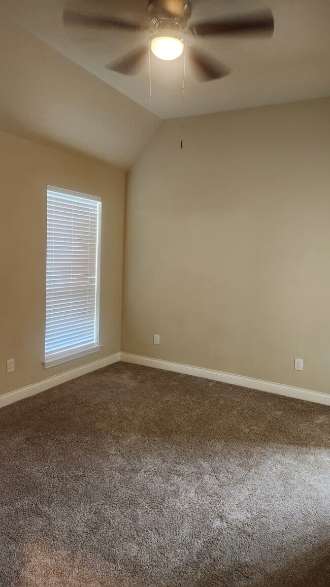 Building Photo - 5318 Stoneridge Ct