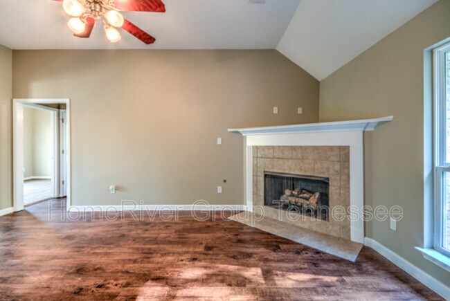 Foto del edificio - 9131 Raspberry Ln