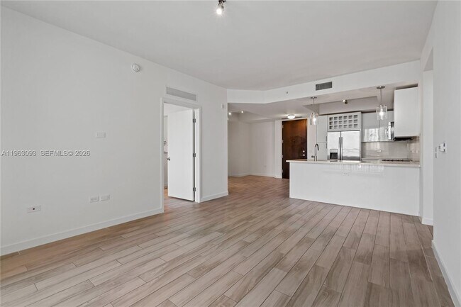 Foto del edificio - 999 SW 1st Ave