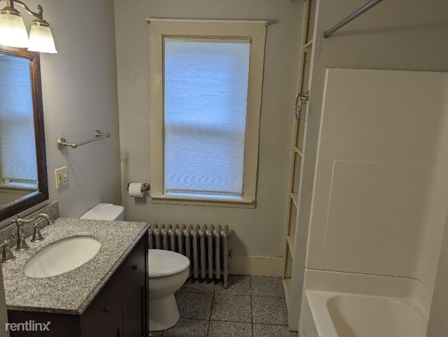 Foto del edificio - 3 br, 2 bath House - 127 Spring St