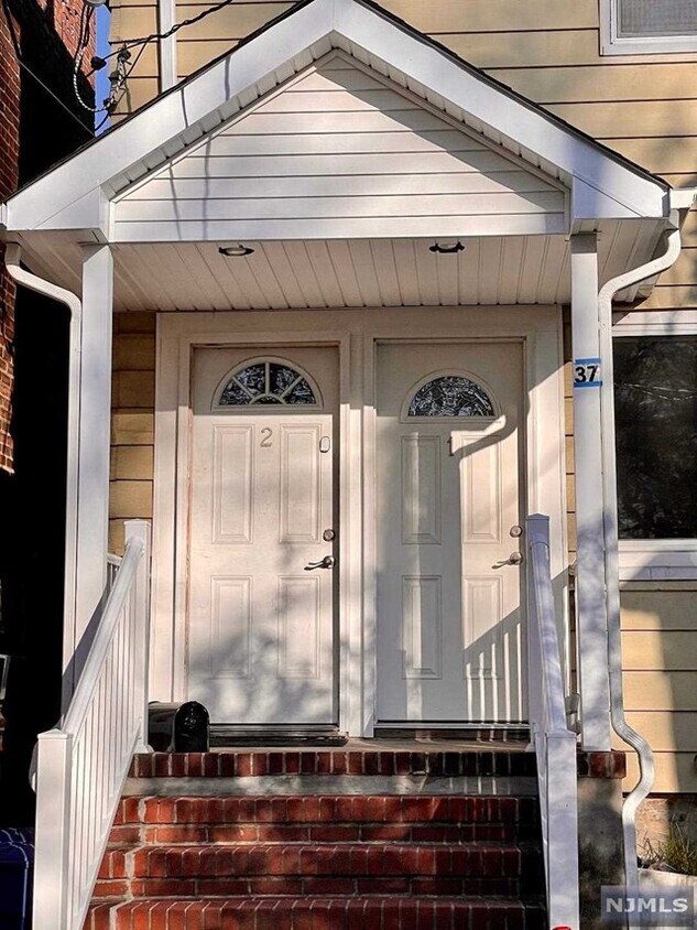 3537 Ridgefield Ave, Ridgefield Park, NJ 07660 Townhome Rentals in