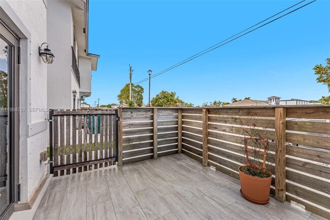 Building Photo - 13360 Tropical Ave