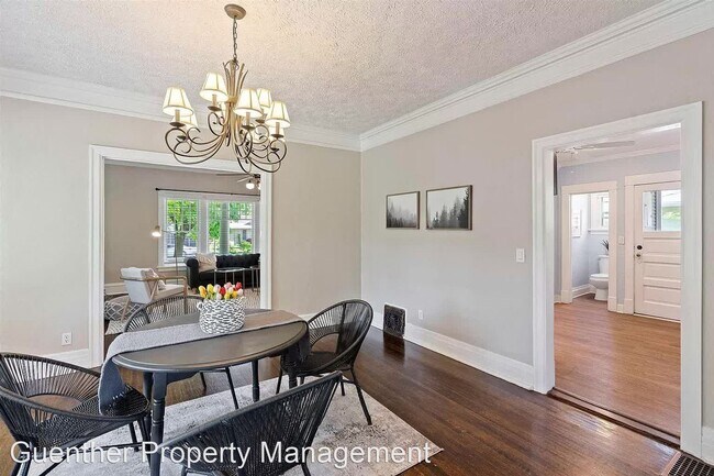 Building Photo - 3 br, 1.5 bath House - 1617 S Grand