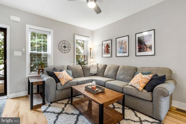 Photo - 2427 E Boston St House