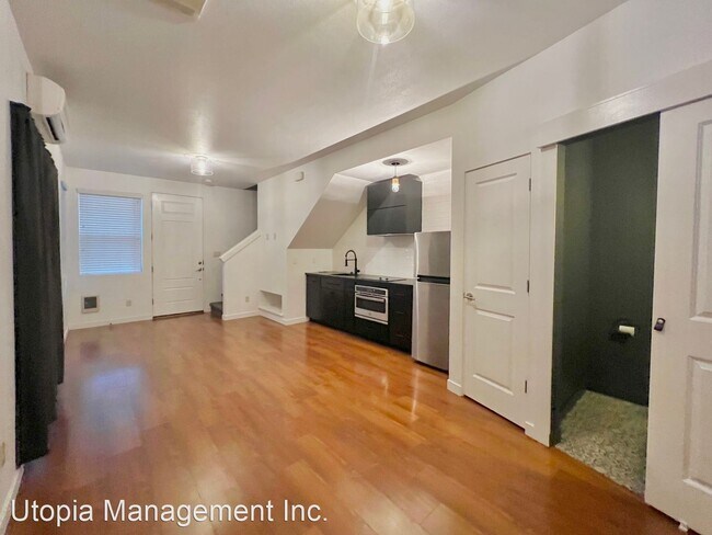Building Photo - 2 br, 2.5 bath House - 4303 SE Division St.