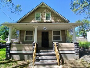 Building Photo - 6015 Hosmer Ave