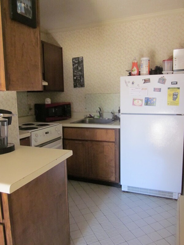 Foto del edificio - 253 E Cloverhurst Ave