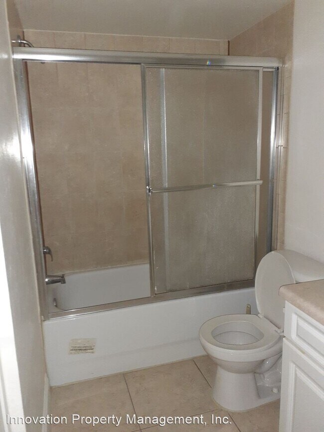 Building Photo - 1 br, 1 bath House - 5737 Gatlin Ave, #423
