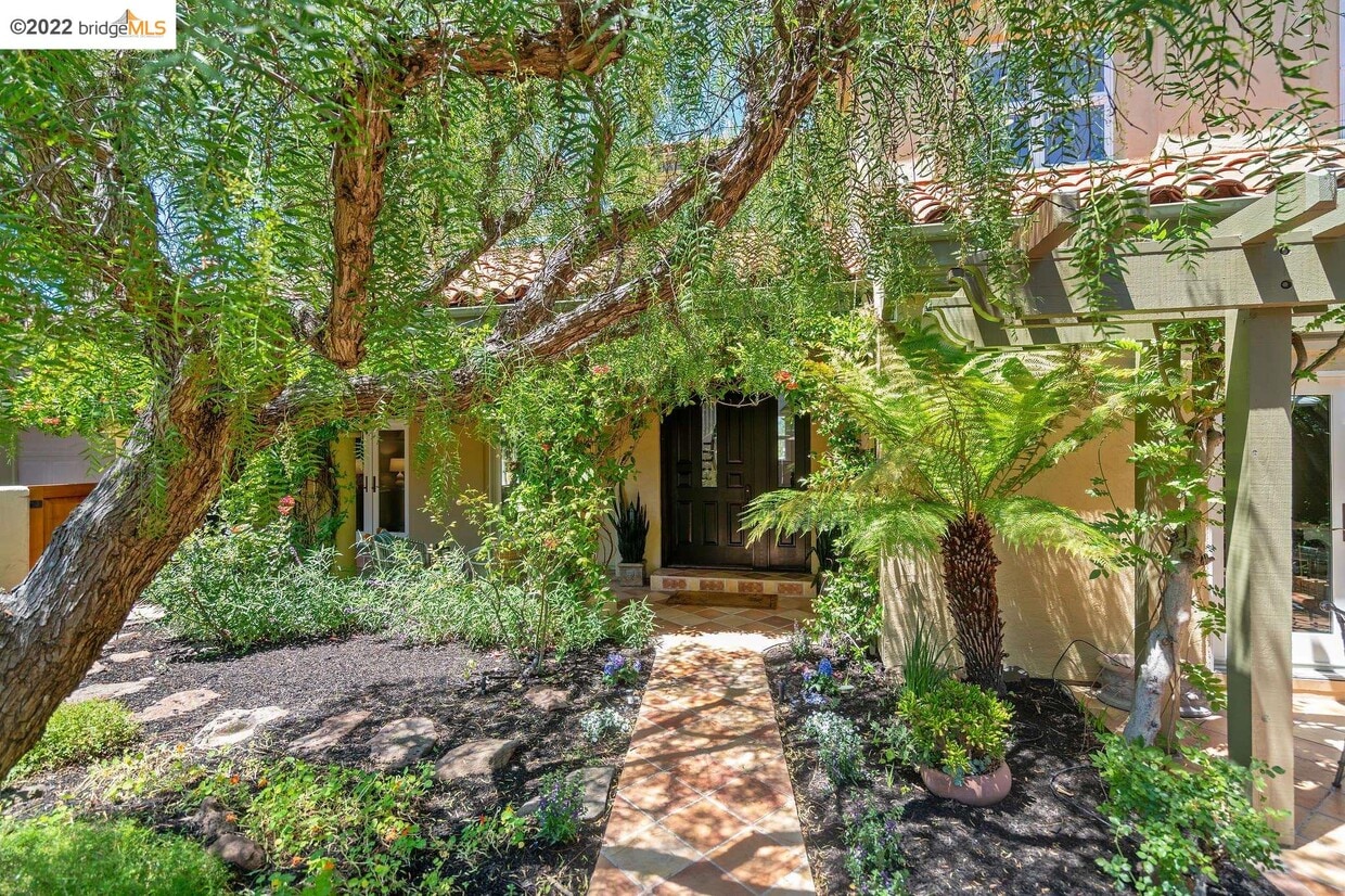 5922 Acacia Ave, Oakland, CA 94618 House for Rent in Oakland, CA