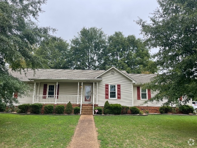 Building Photo - 1400 Courtland Dr