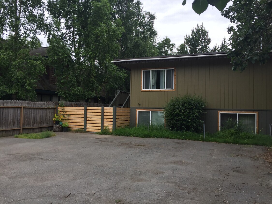 2536 Forest Park Drive Unit 1 room 5, Anchorage, AK 99517 Apartments